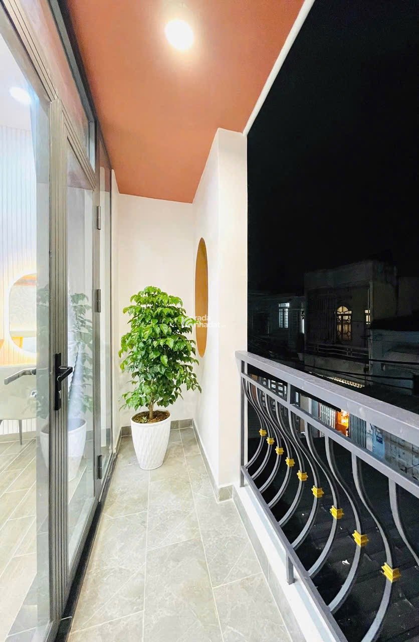 Mua ngay kẻo lỡ nhà Nguyễn Kiệm Gò Vấp 61.5 m2 1T1L chỉ 5 tỷ 890 Đang cho thuê 18 tr/th. Sổ riêng