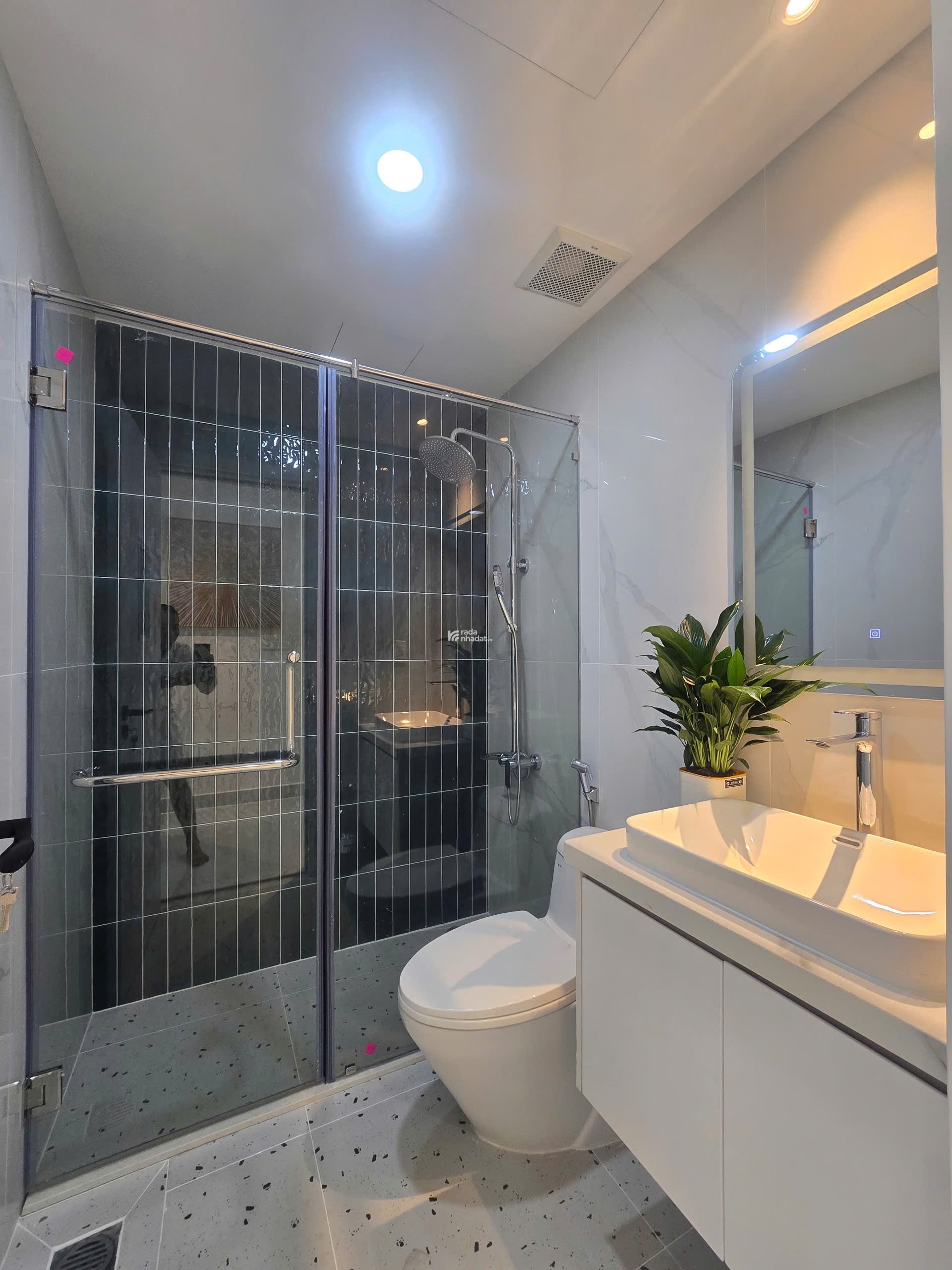 Cần Cho thuê căn hộ Scenic valley1, PMH, Q7, DT 77m2, TK 2PN nhà đẹp, giá chỉ 17 triệu 