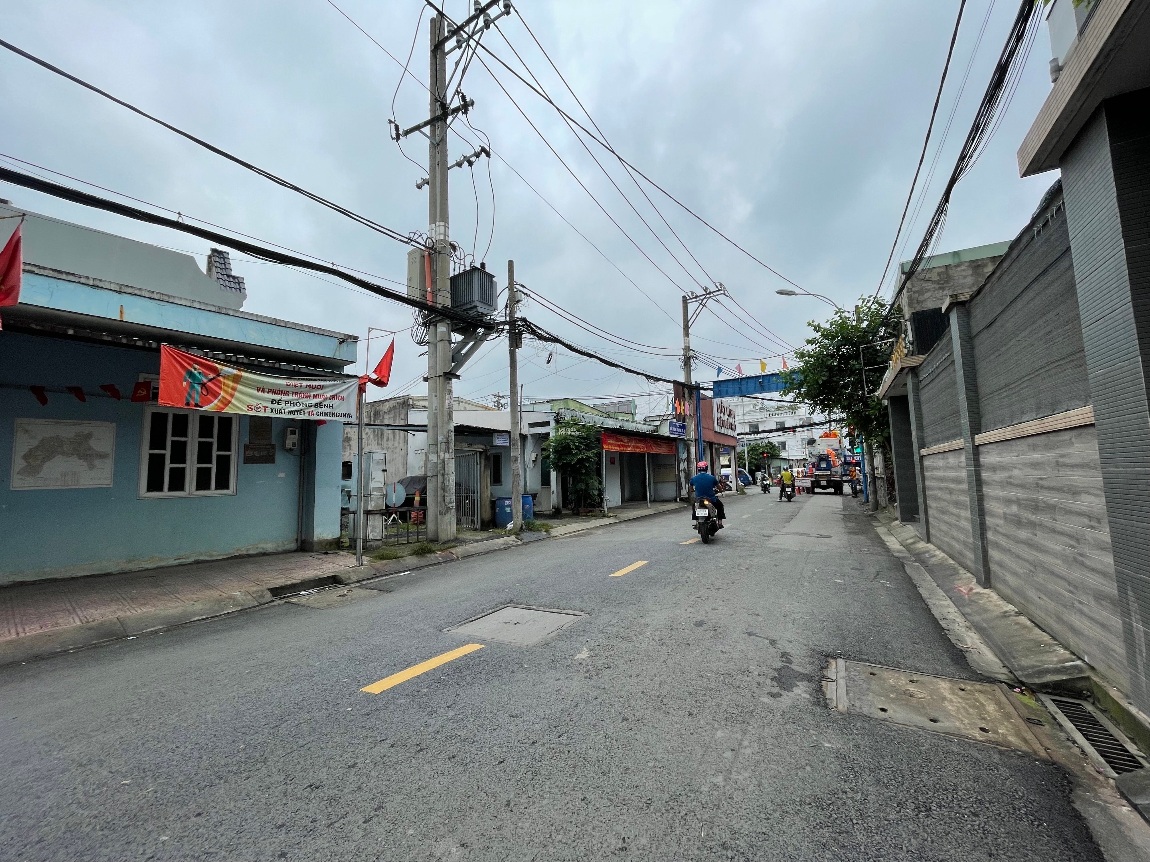 BÁN KHÁCH SẠN 16 PHÒNG - THANG MÁY - LÊ VĂN KHƯƠNG, HIỆP THÀNH, Q12 - THU NHẬP 80 TRIỆU/THÁNG 