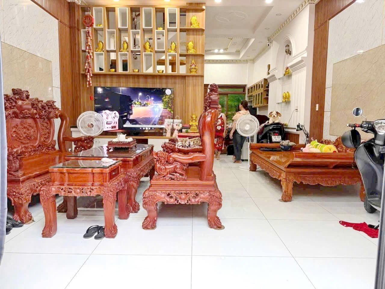 Bán nhà đẹp 3 lầu gần MT đường Bông Sao Phường 5 Quận 8