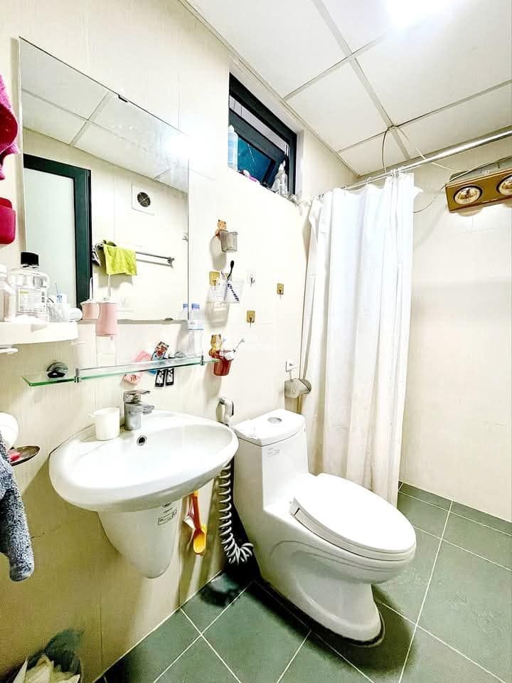 CC cần bán gấp căn hộ 2PN full đồ tòa 789 tầng trung. LH 0919 325 ***
