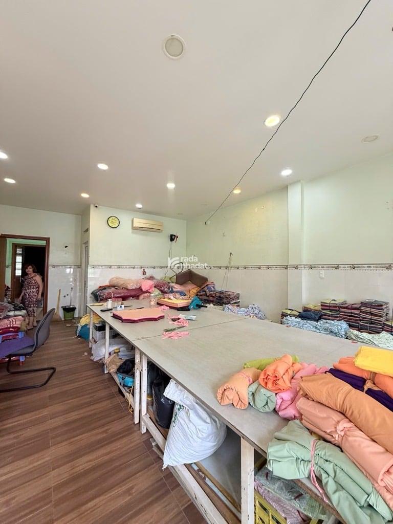HẺM XE HƠI LÊ TRỌNG TẤN, TÂN PHÚ, CHUẨN 115M2 HIẾM CÓ. GIẢM 550TR CHỈ CÒN 8.6T TL TỐT
