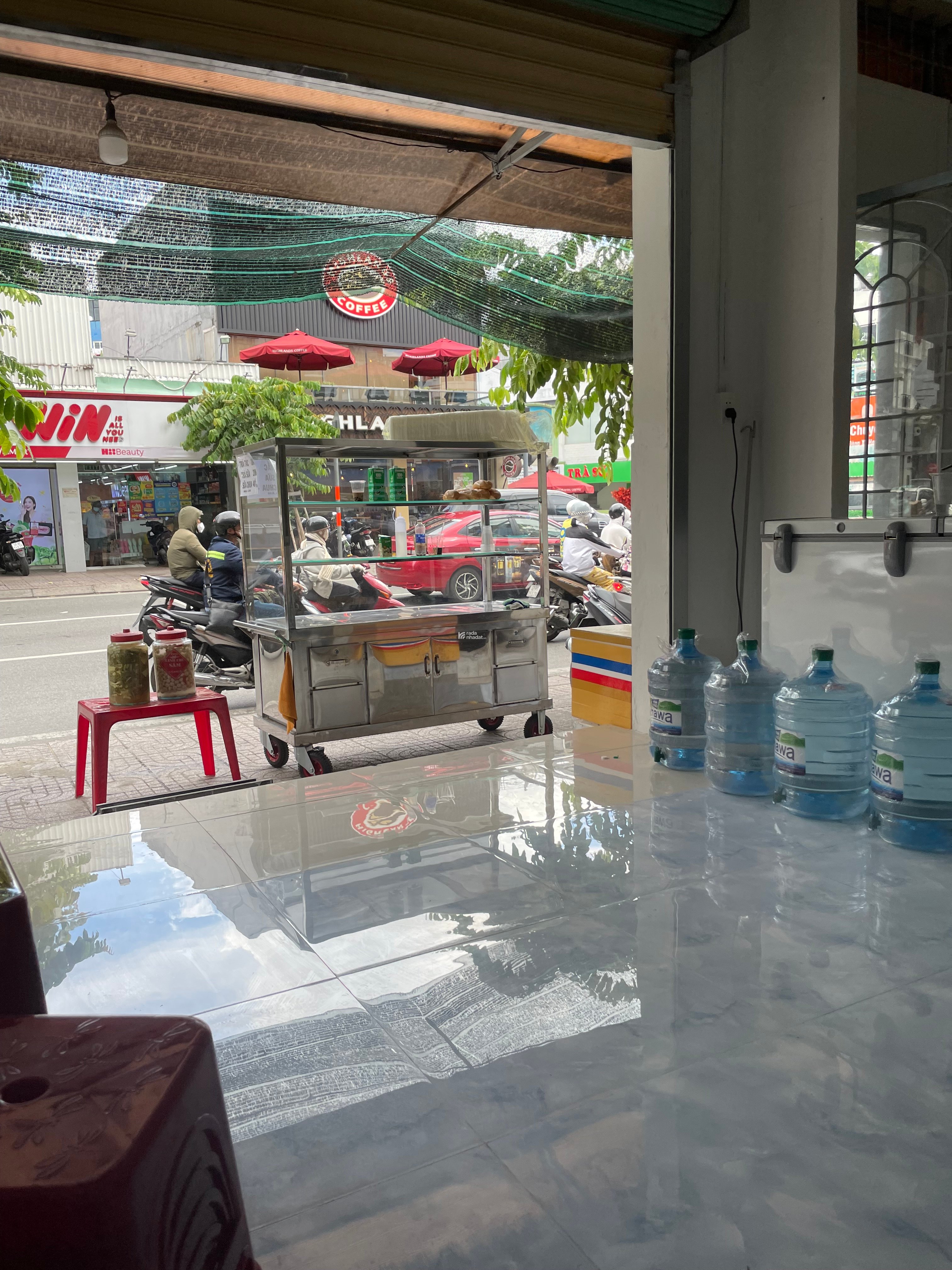 Cho thuê nhà nguyên căn mặt tiền đường 