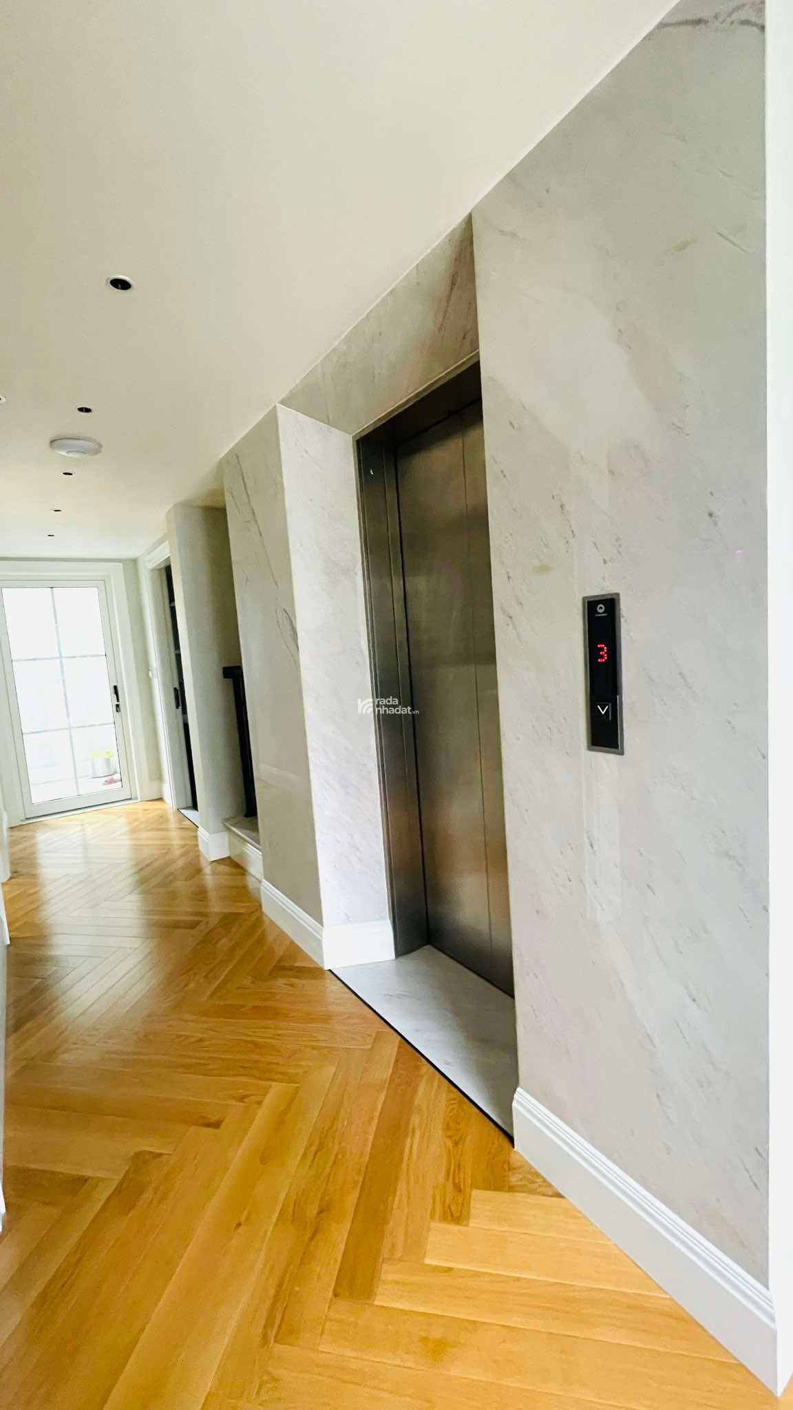 MẶT TIỀN NGUYỄN VĂN THỦ Q1 - NHÀ 5 TẦNG 124m2 (8.515) - MỚI XÂY DỰNG 10 TỶ