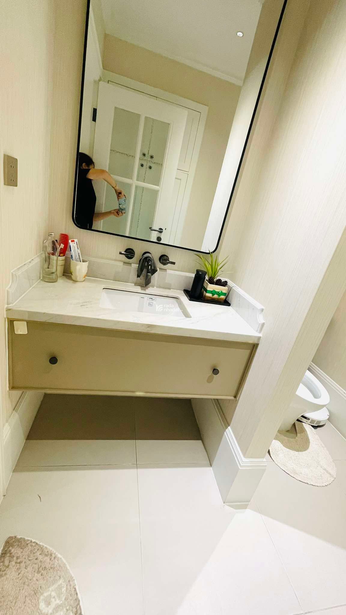 MẶT TIỀN NGUYỄN VĂN THỦ Q1 - NHÀ 5 TẦNG 124m2 (8.515) - MỚI XÂY DỰNG 10 TỶ