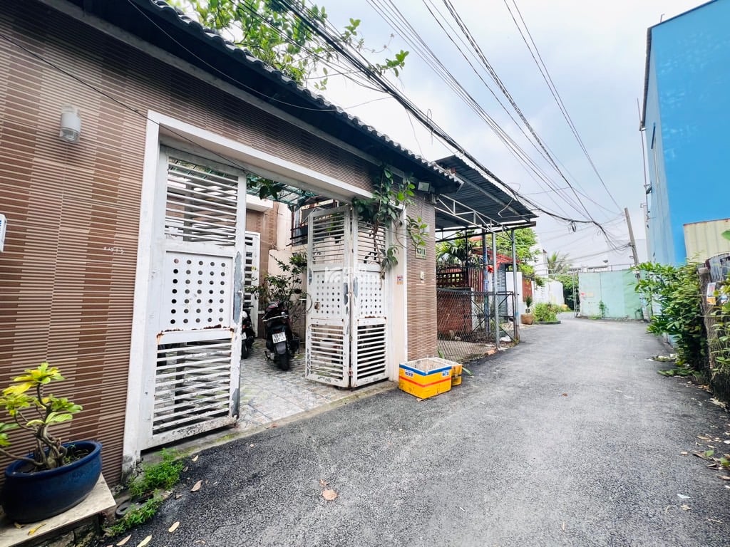 HIẾM HIẾM _ CHỢ HÓC MÔN 256M2 THỔ SHR _ SỔ VUÔNG A4  XE HƠI NGỦ TRONG NHÀ _ 24tr/M2