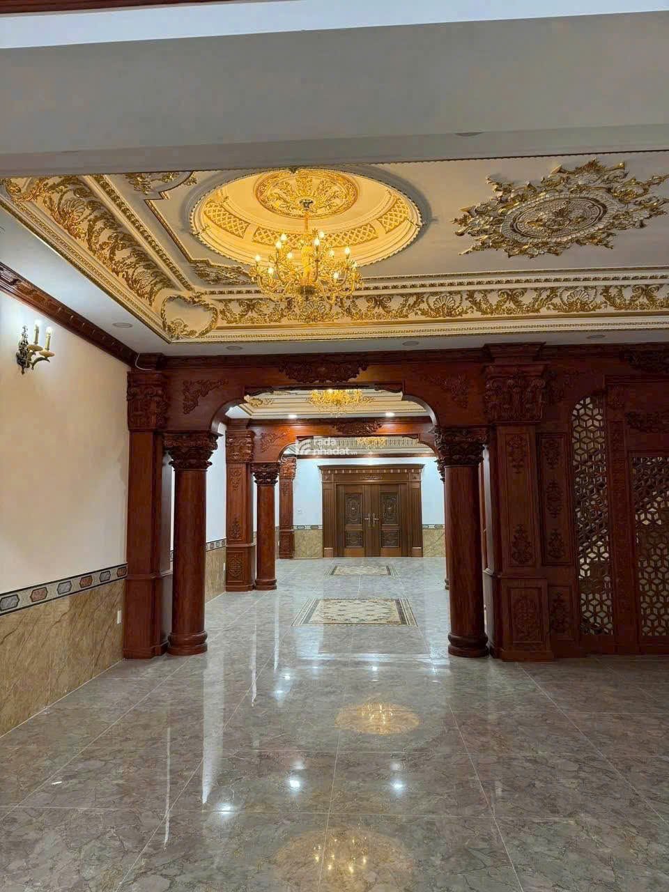 Siêu vị trí hiếm nhà bán đường CMT8 quận 10 (DT 5x18m) 5 tầng thang máy tiện ở liền