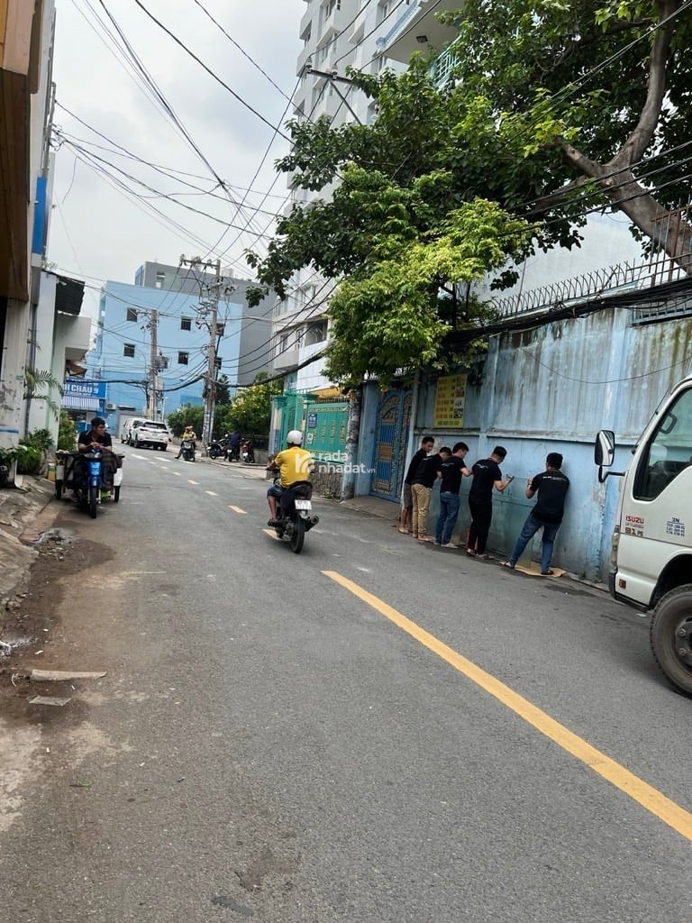 Mặt tiền đường dt ngang 4m dài 26 m Vị trí vừa ở vừa kinh doanh đa ngành nghề.