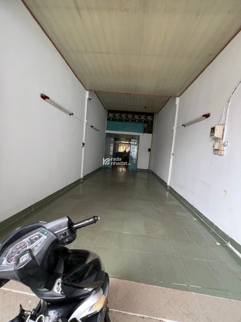 Mặt tiền đường dt ngang 4m dài 26 m Vị trí vừa ở vừa kinh doanh đa ngành nghề.