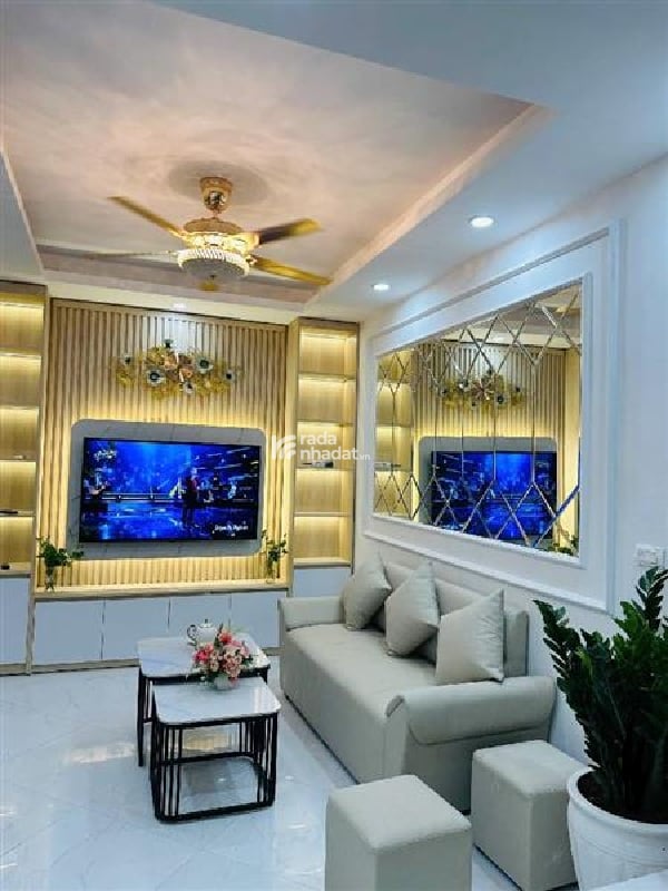 CẦU GIẤY - 35M2 - 7.7 TỶ - SỔ VUÔNG - 5 TẦNG - GẦN PHỐ - TỔ ẤM CHO GIA ĐÌNH TRẺ