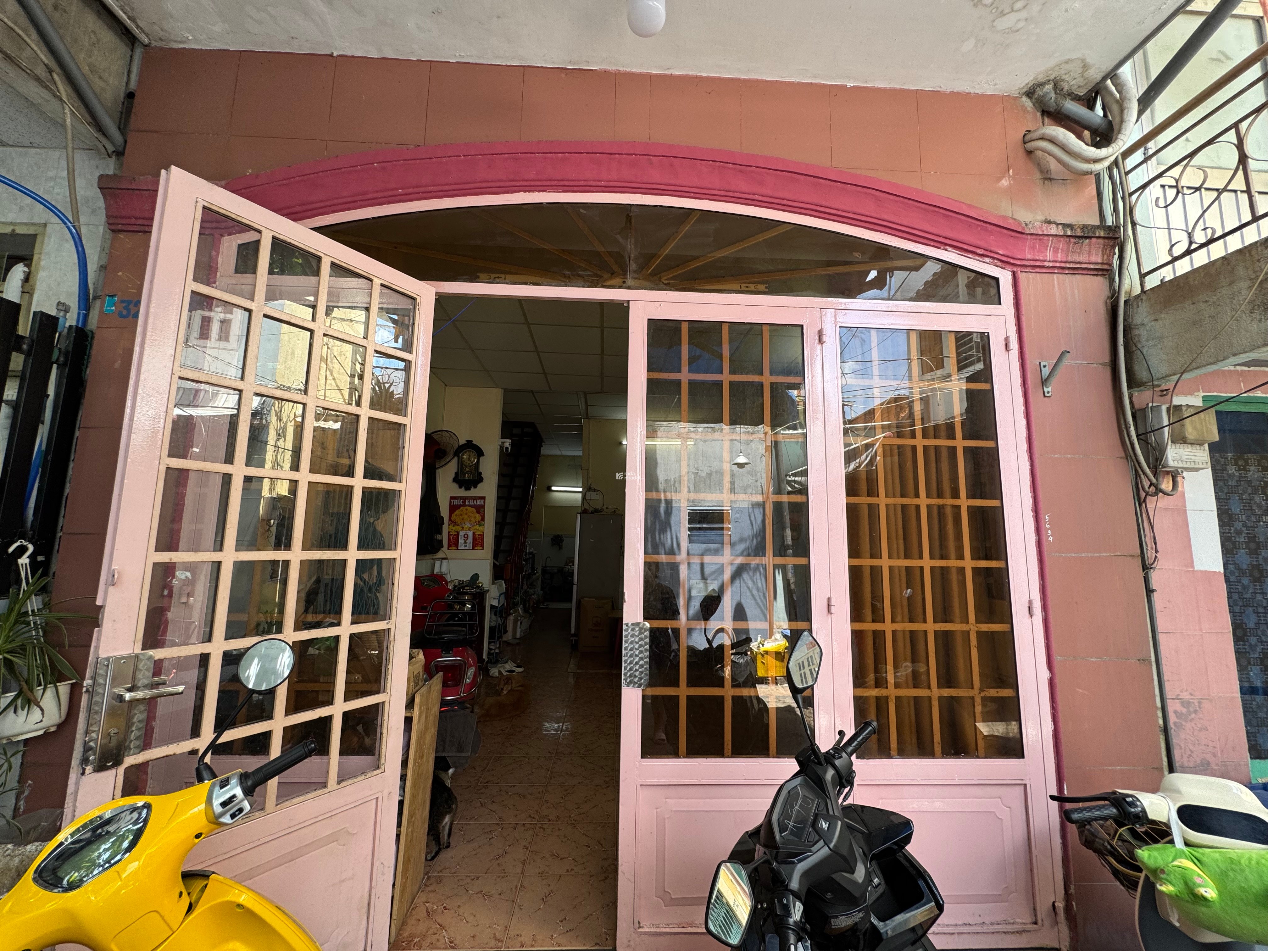 Chính chủ bán gấp nhà Đoàn Văn Bơ, Quận 4