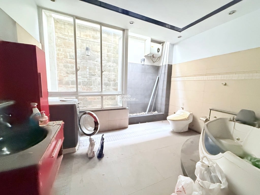 MẶT TIỀN ĐỒNG ĐEN - VỊ TRÍ VÀNG - KINH DOANH  , VĂN PHÒNG CÔNG TY CỰC TỐT