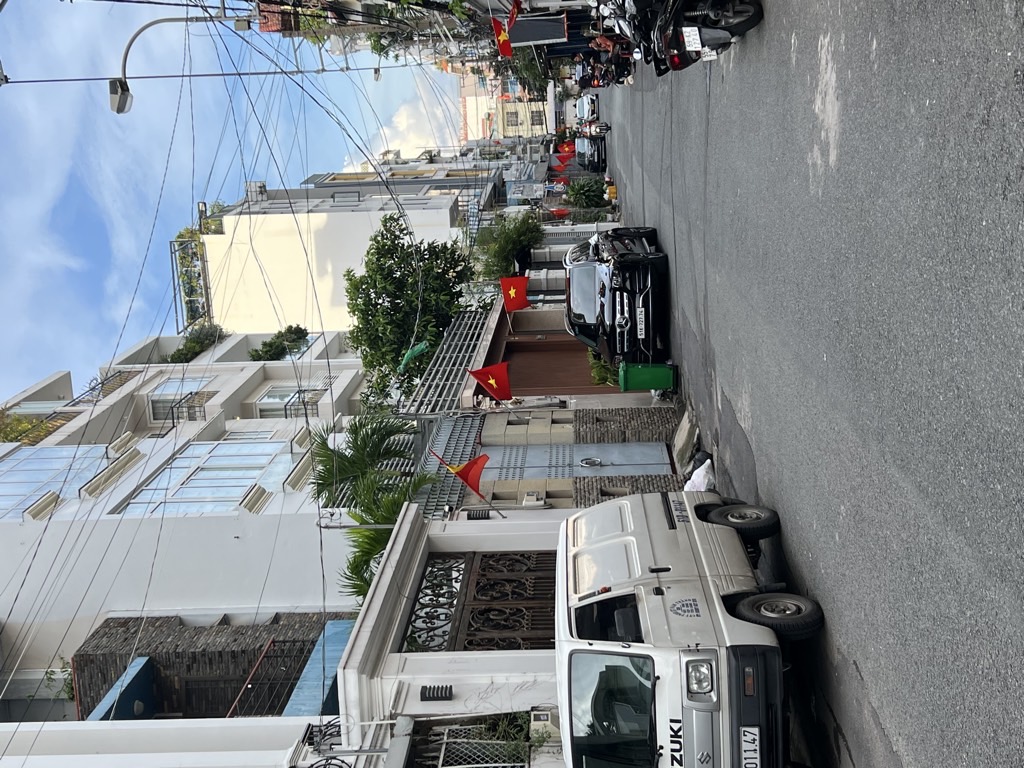 NHÀ ĐẸP ĐÓN TẾT - 5 TẦNG THANG MÁY - 6PN - HẺM 10M THÔNG - ĐẦY ĐỦ TIỆN ÍCH - KHU BIỆT THỰ CAO TẦNG