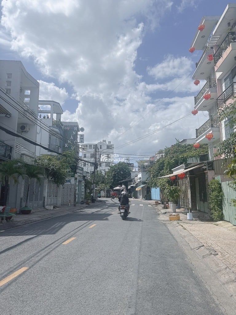 Bán Nhà Gò Dầu, HXH quay dầu, 4 tầng, giá chỉ 4.99 Tỷ