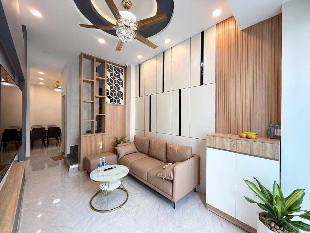 Cần bán ngay nhà đẹp Nguyễn Thượng Hiền P5 Q. Bình Thạnh GIÁ 3TỶ990, SHR, LH ngay