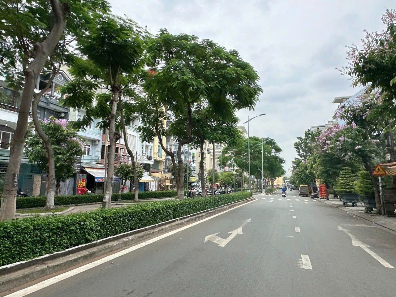 Giảm SỐC 1.3 TỶ nhà hẻm 62 Phạm Huy Thông 6 lầu có T.máy KD Spa view đẹp nhỉnh 15 tỷ.