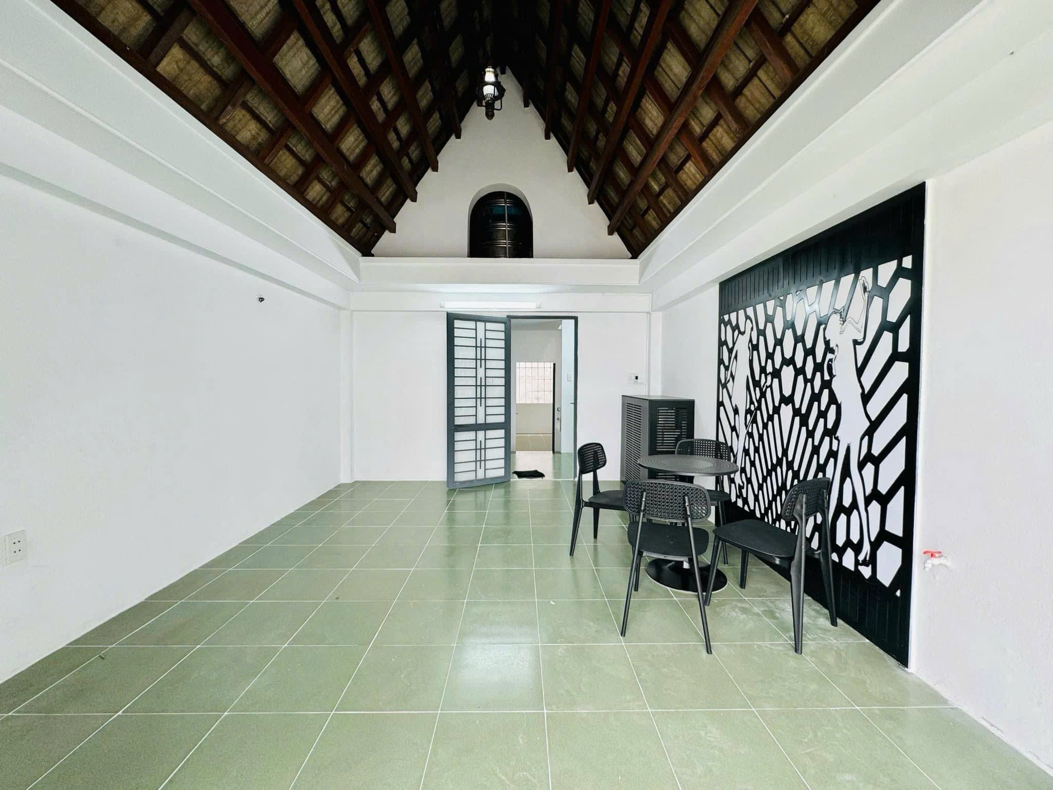 BÁN GẤP NHÀ 2 lầu 1 sân thượng 53,76m2 Đường Võ Văn Tần P5 Quận 3 HCM