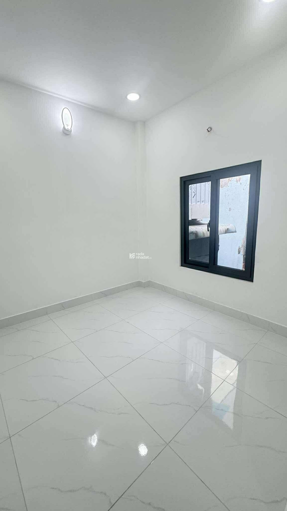 Bán nhà đường Nguyễn Biểu Q5 giáp Q1