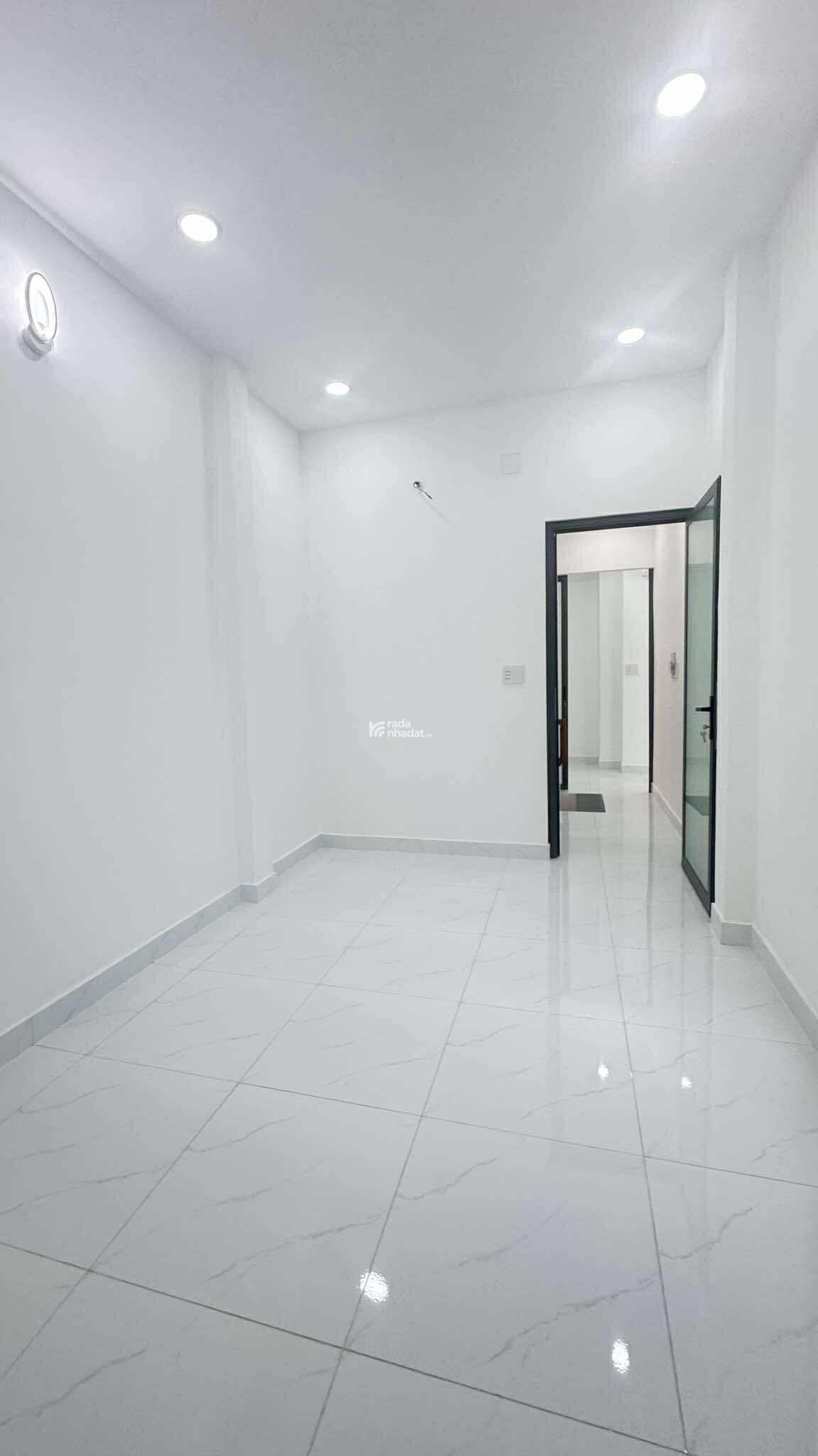 Bán nhà đường Nguyễn Biểu Q5 giáp Q1