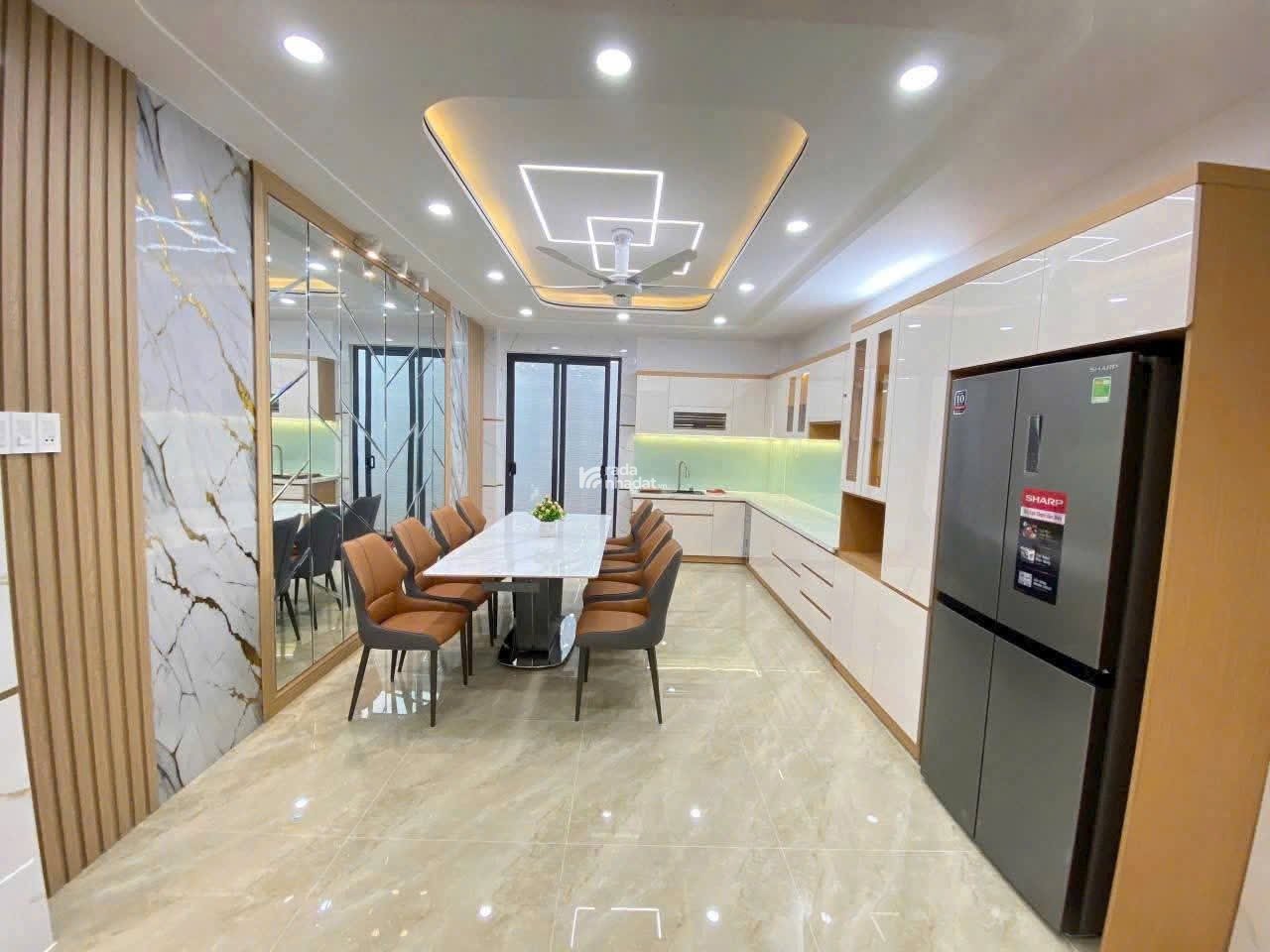 Mặt Tiền Ngay Âu Cơ - Q11,  Tân Bình - Nhà 3 Tầng BTCT - N4*16 - 4PN - Vuông A4 