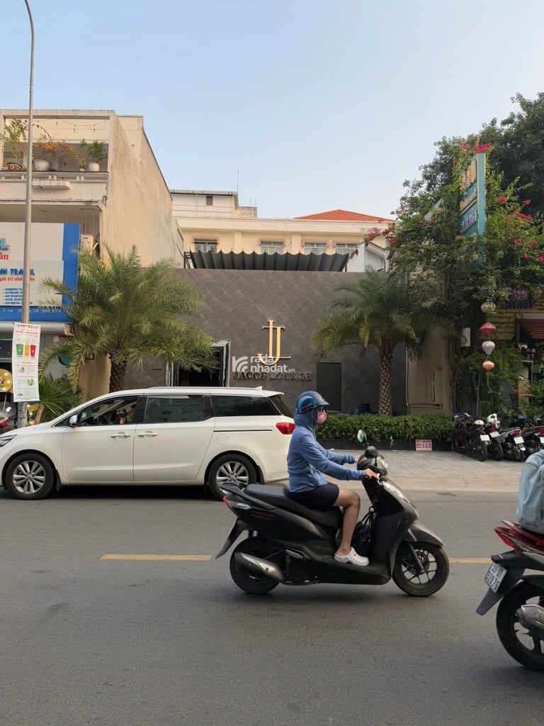 HÀNG HIẾM -  MẶT TIỀN SIÊU VIP QUẬN 1 - NGANG LỚN HƠN 10m - 224M2 - SỔ VUÔNG - TIỆN XÂY BUILDING