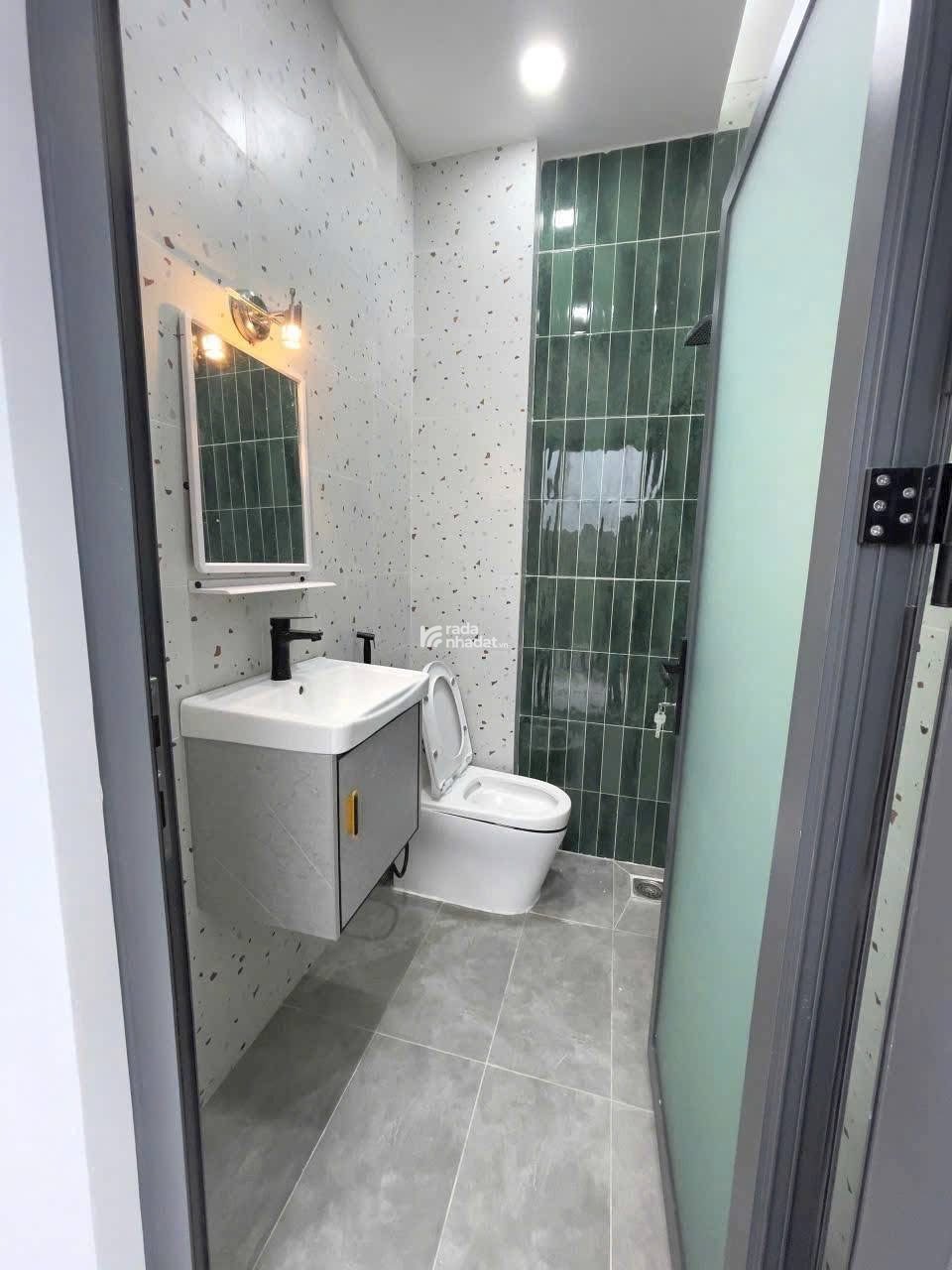 Bán nhà gấp đường Gò Dầu, DT 4mx14m, 1 lầu, giá 5.95 tỷ (TL), hẻm xe ba gác 