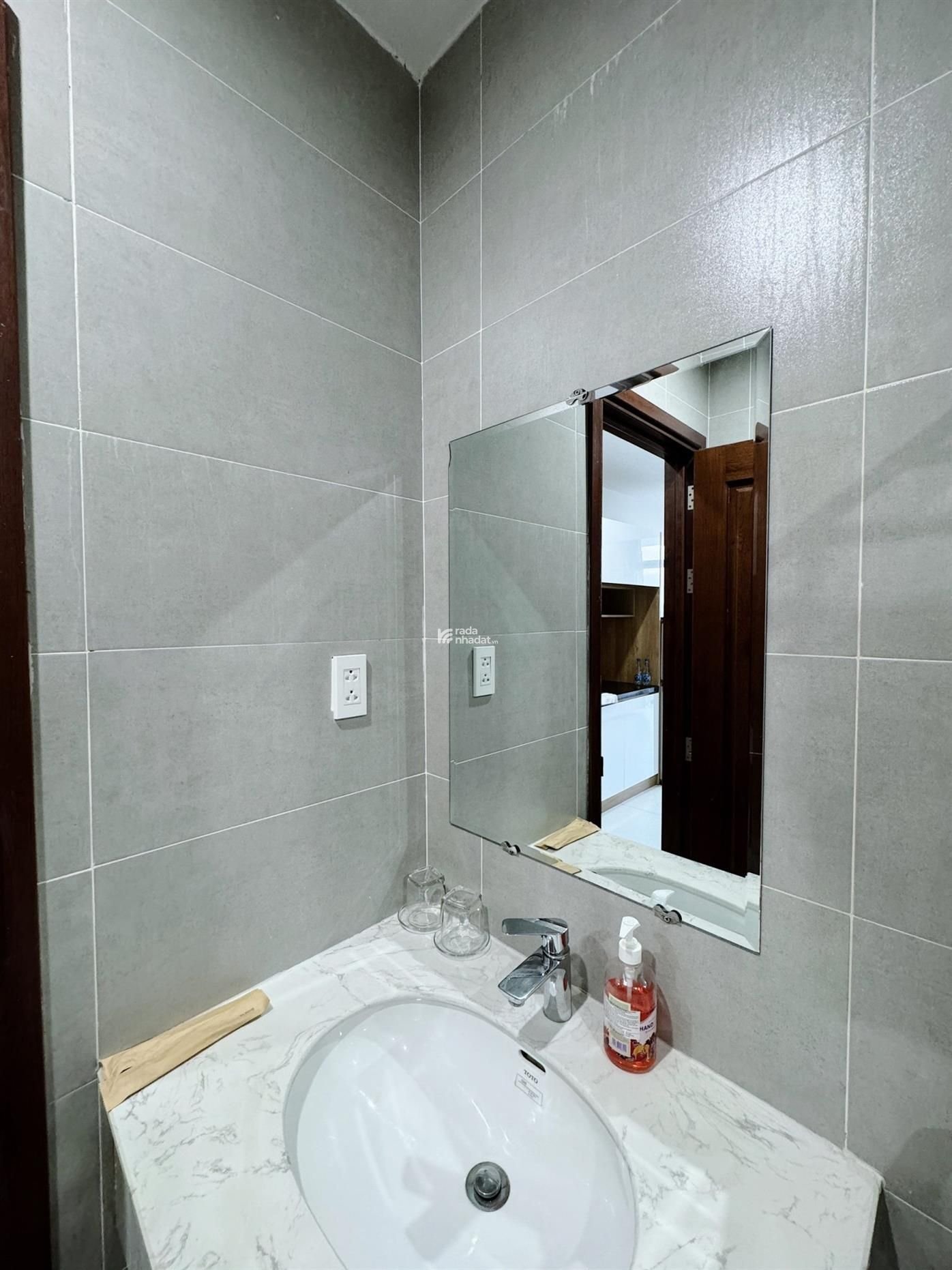 Cho thuê căn hộ siêu vip 2 phòng ngủ full nội thất xịn chỉ 10 triệu CC Lê Phong LH: Trần Hàn Vũ