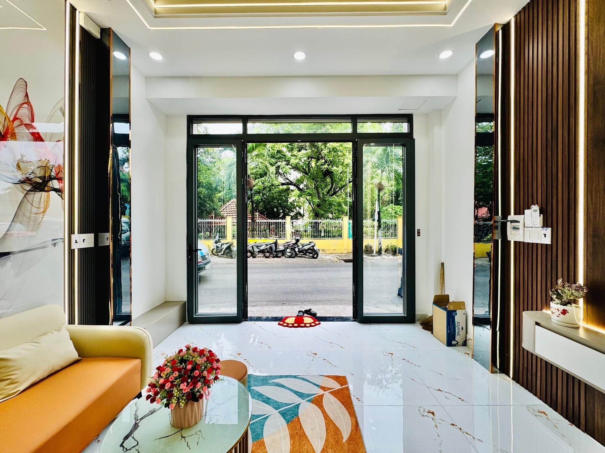 Bán nhà HXH mới toanh 2 tầng 56,6m2, Đỗ Thúc Tịnh, Gò Vấp, Giá 3 tỷ 570 tr TL/ SHR Sang tên ngay
