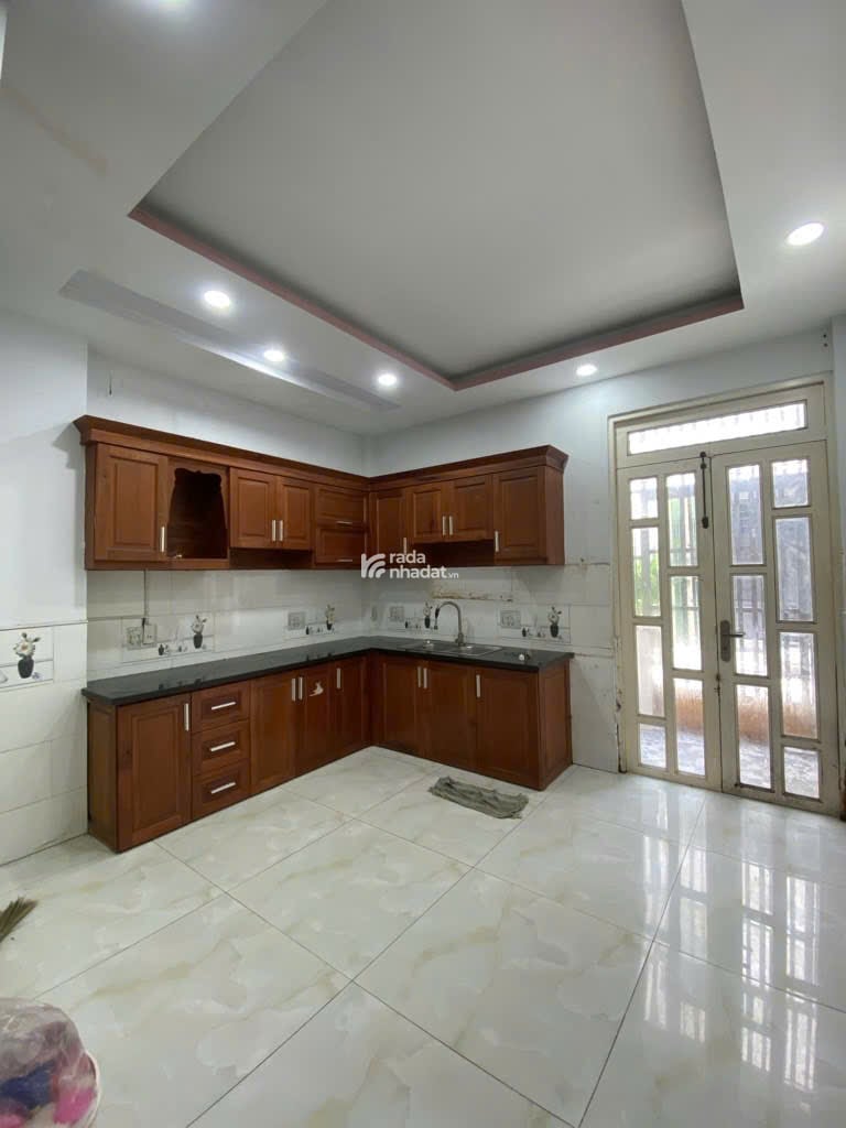 Bán Nhà Hai Mặt Tiền,Đường Chiến Lược (72m2 -4 x 18 x 3 Tầng) 6,1 Tỷ TL