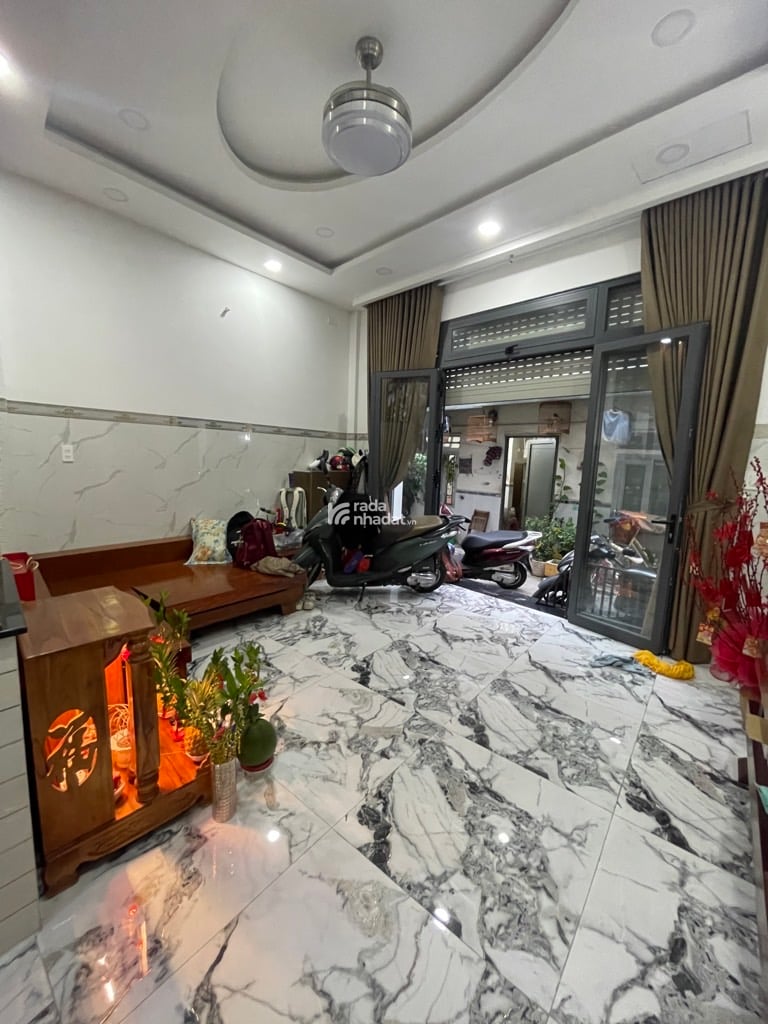 HẺM XE HƠI LÊ TRỌNG TẤN, TÂN PHÚ, CHUẨN 51.2M2 HIẾM CÓ. GIẢM 550TR CHỈ CÒN 5.7T TL TỐT