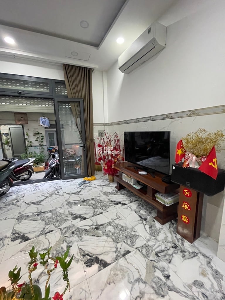 HẺM XE HƠI LÊ TRỌNG TẤN, TÂN PHÚ, CHUẨN 51.2M2 HIẾM CÓ. GIẢM 550TR CHỈ CÒN 5.7T TL TỐT