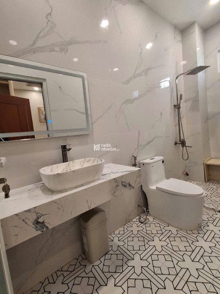 Huỳnh Tấn Phát (30m ra mặt tiền); 5,5x15m; nhà đẹp 3 tầng; nội thất cao cấp vào ở ngay