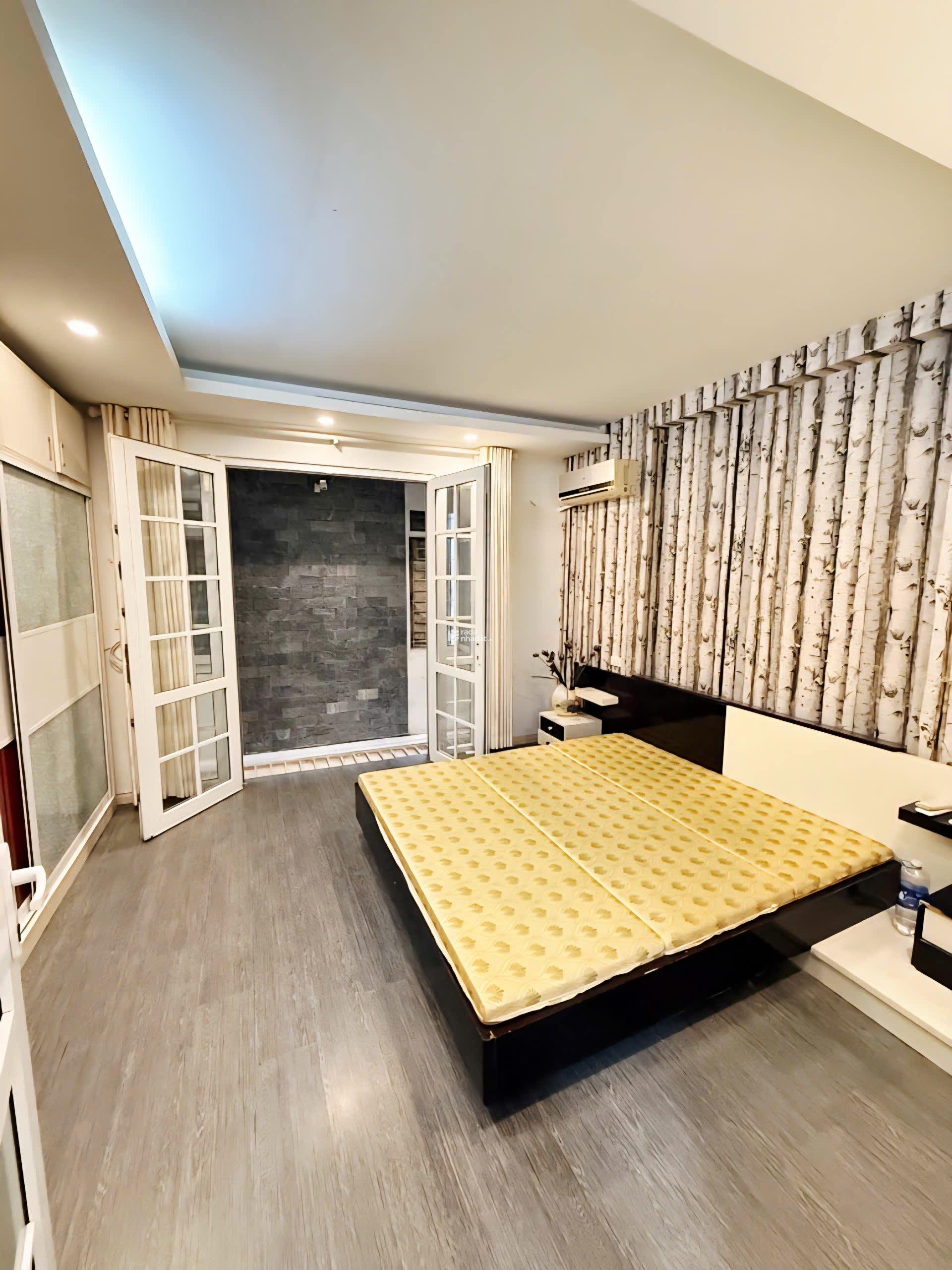 Hiếm nhà lô góc Hoàng Hoa Thám gần phố 2 thoáng 52m2 x 4 tầng hơn 11 tỷ