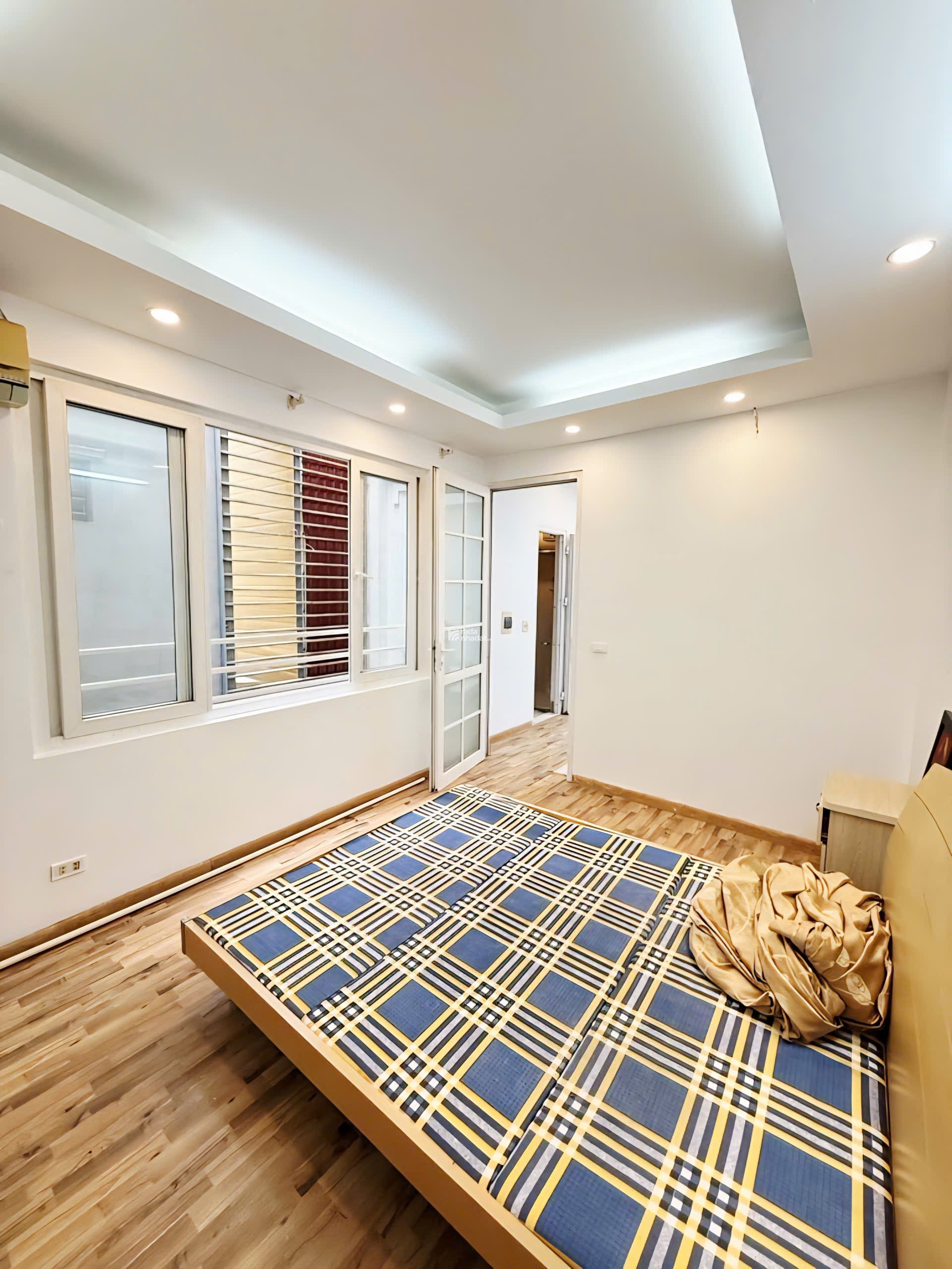 Hiếm nhà lô góc Hoàng Hoa Thám gần phố 2 thoáng 52m2 x 4 tầng hơn 11 tỷ