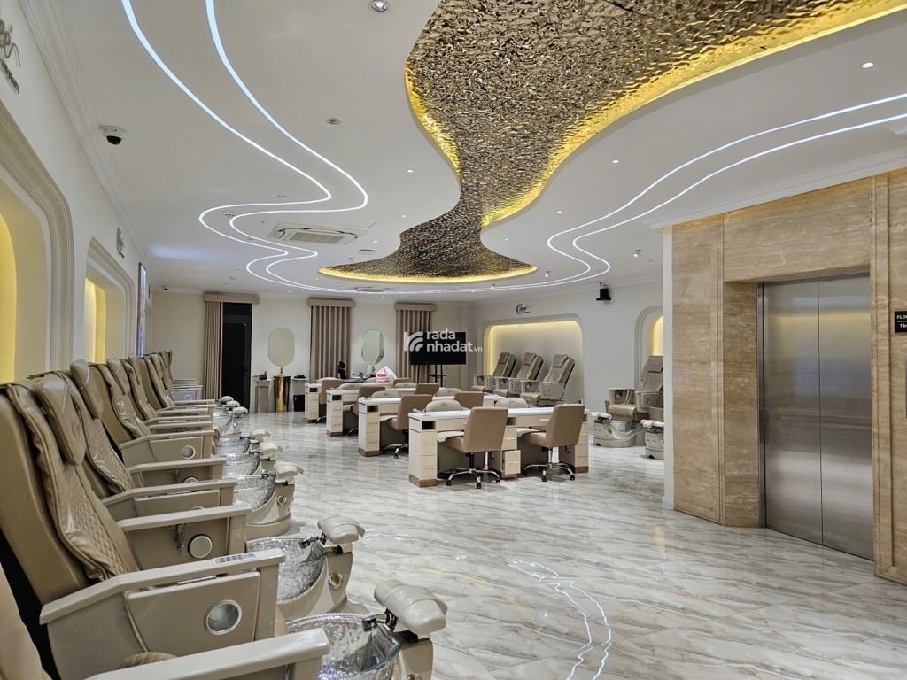 TOÀ NHÀ VP CHDV- 1 HẦM 10 TẦNG NỔI CÓ THANG MÁY  Âu Cơ phường Tâ