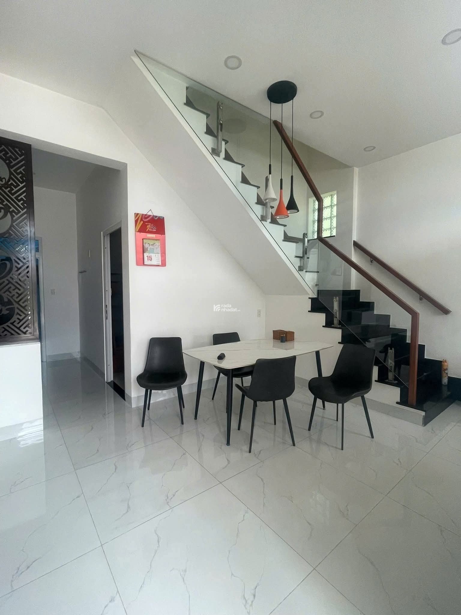 CHỈ 16TR CÓ NGAY NHÀ MẶT TIỀN 3PN FULL NỘI THẤT SAU TTTM GIGAMALL, ÔTÔ ĐẬU TRONG NHÀ,SẴN 3 MÁY LẠNH