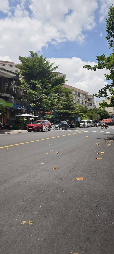 107 TỶ ĐANG CHO THUÊ 120 TRIỆU/THÁNG NGAY TRUNG TÂM QUẬN 4