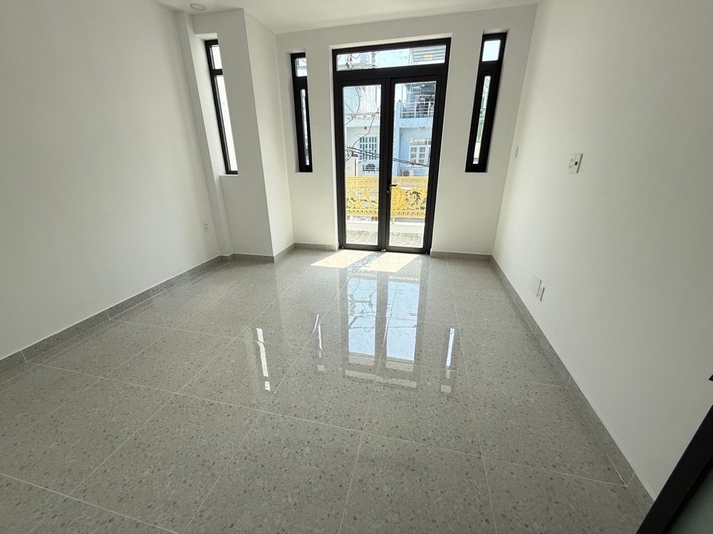 SIÊU PHẨM - 4 TẦNG - MỚI KENG - GIÁP KHU TÊN LỬA - Ô TÔ VÀO NHÀ 