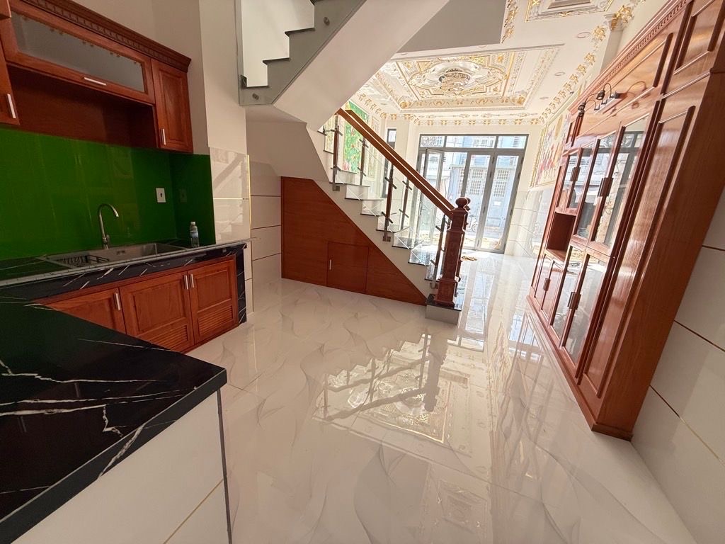 SIÊU PHẨM - 4 TẦNG - MỚI KENG - GIÁP KHU TÊN LỬA - Ô TÔ VÀO NHÀ 