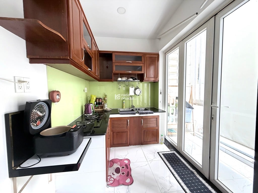 GIÁ ĐẦU TỪ - HẺM 1 TRỤC SÁT MẶT TIỀN - ĐANG CHO THUÊ 18TR - NHÀ 80M2 x 4 TẦNG MỚI ĐẸP.