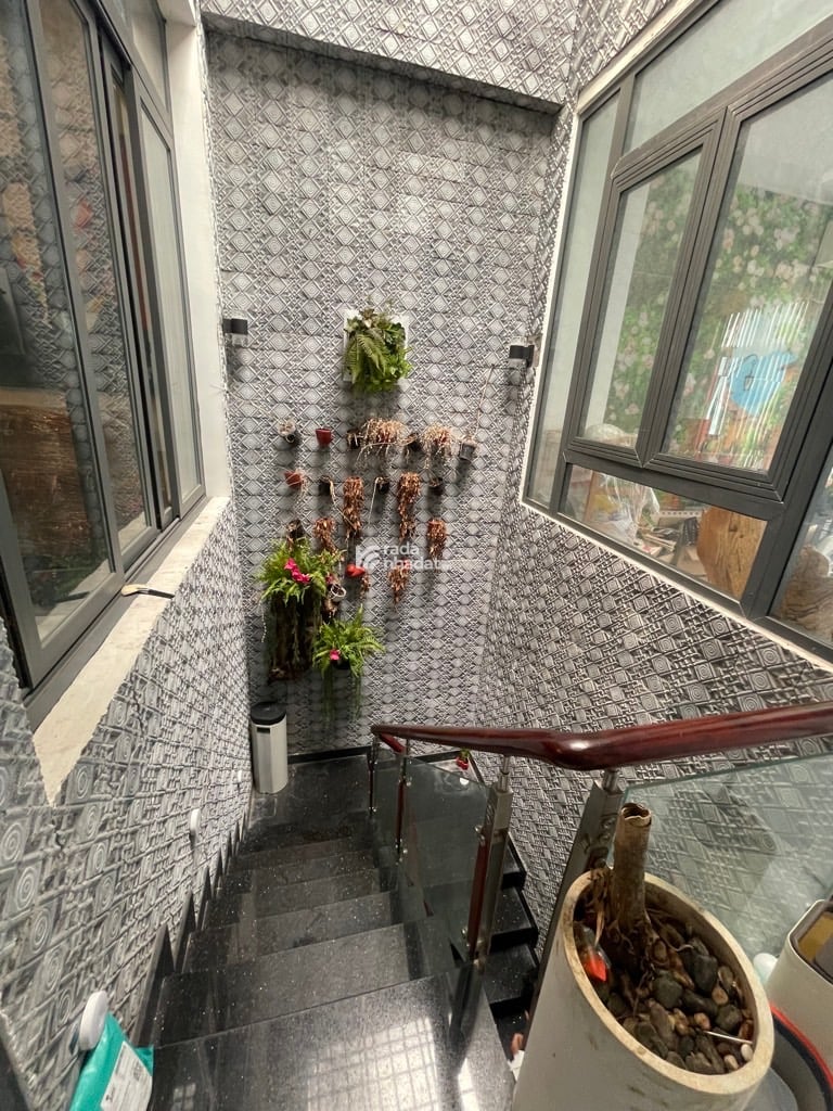 HẺM XE TẢI, GIÁP KHU TÊN LỬA MÃ LÒ BÌNH TRỊ ĐÔNG A BÌNH TÂN  DT: 4,2M X 12,5 M - 4 TẦNG,  5 TỶ  6