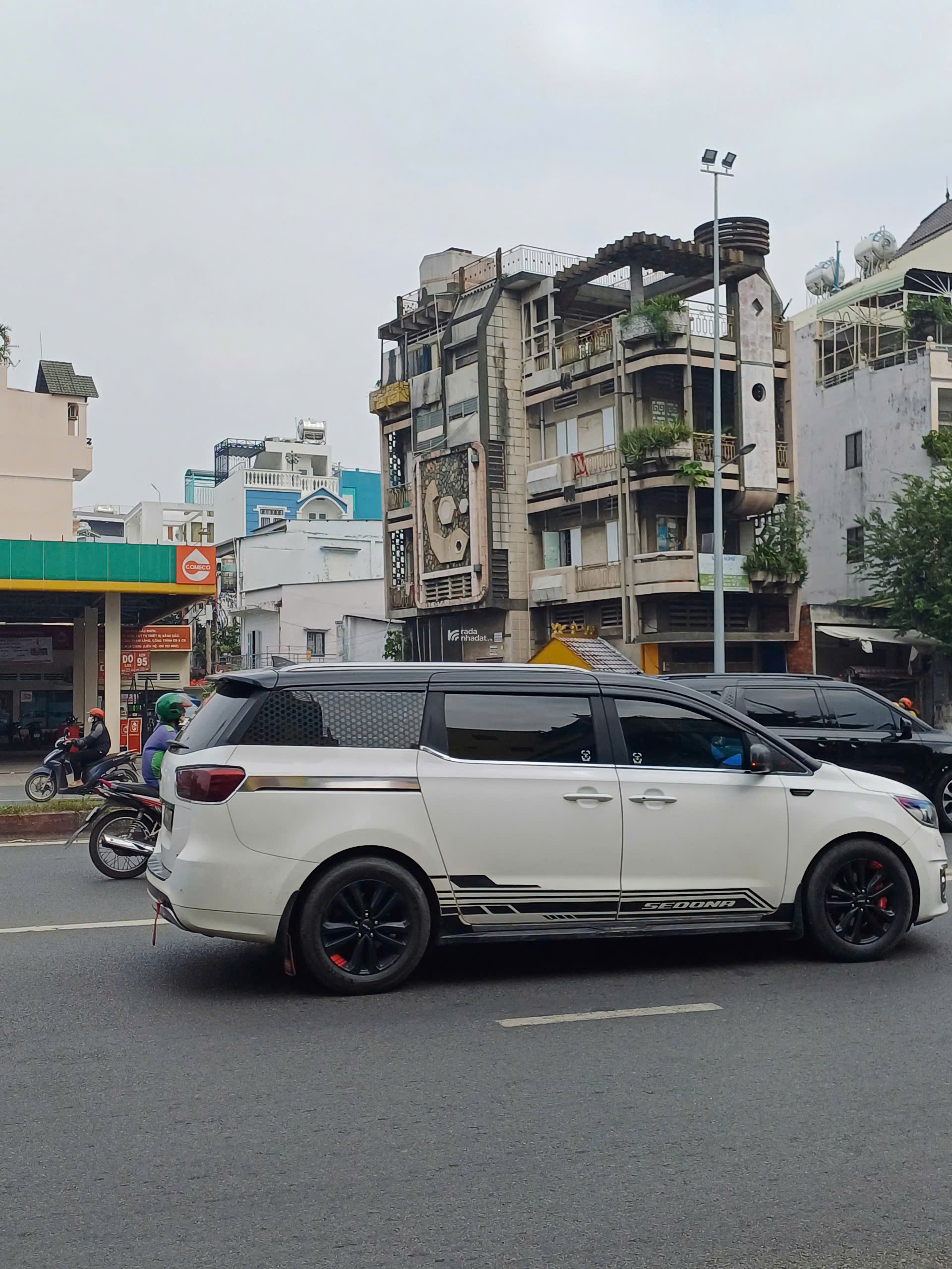 Bán nhà căn góc - mặt tiền Hồng Bàng, p1, quận 11 