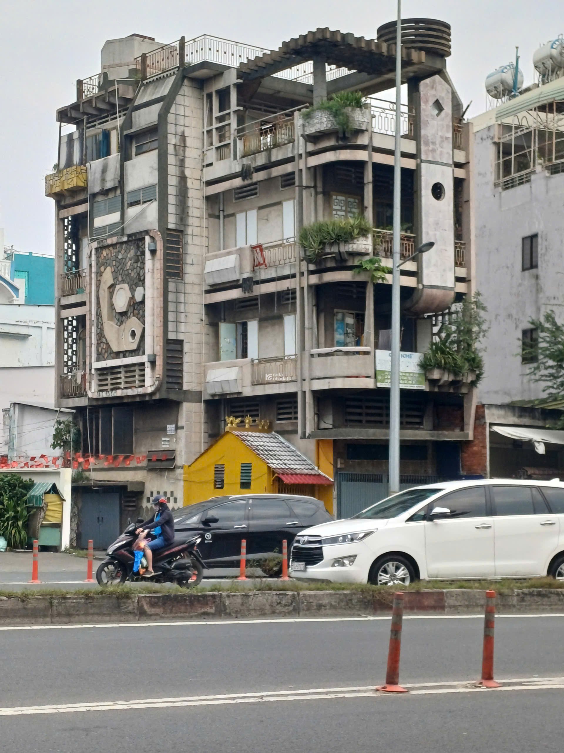 Bán nhà căn góc - mặt tiền Hồng Bàng, p1, quận 11 