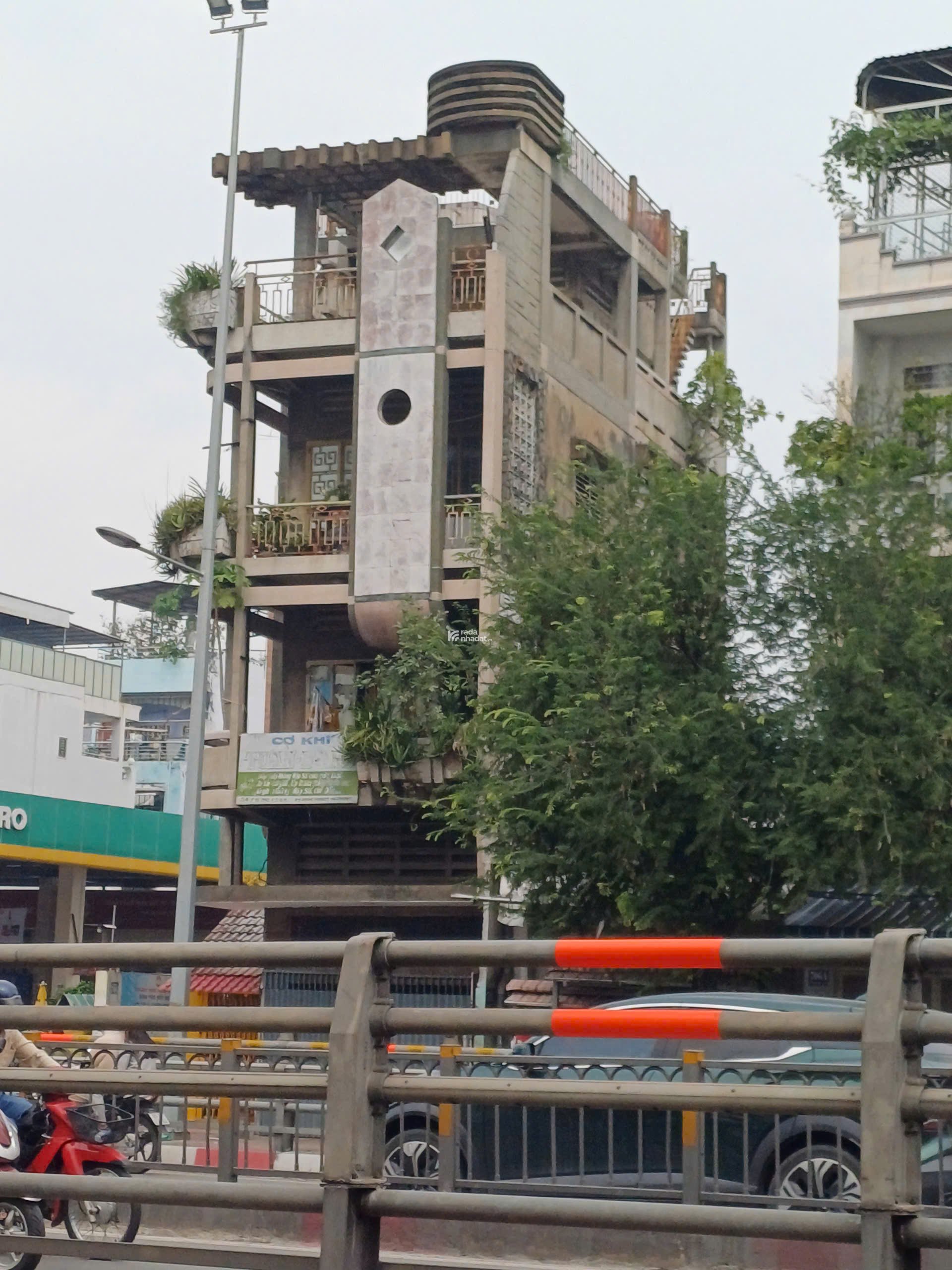 Bán nhà căn góc - mặt tiền Hồng Bàng, p1, quận 11 