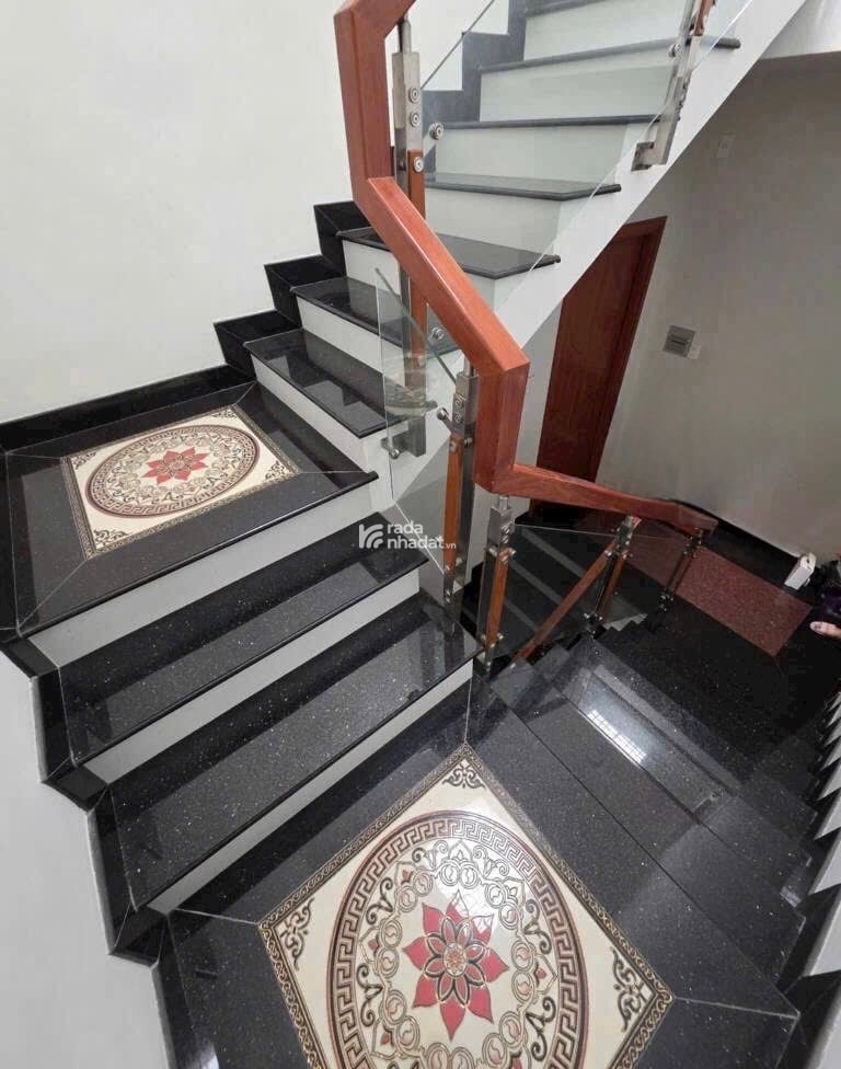 Bán Gấp Nhà Mặt Tiền KD, 4Tầng ST 7PN, 5x18m, Ngay Lê Văn Quới, Ngã Tư 4Xã, Q. Bình Tân.