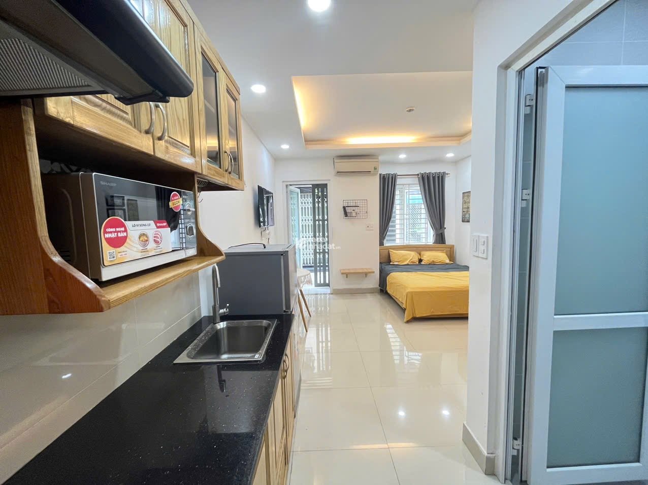 Căn Hộ Ban Công Quận 1 Gần Bùi Viên, Đại học Văn Lang