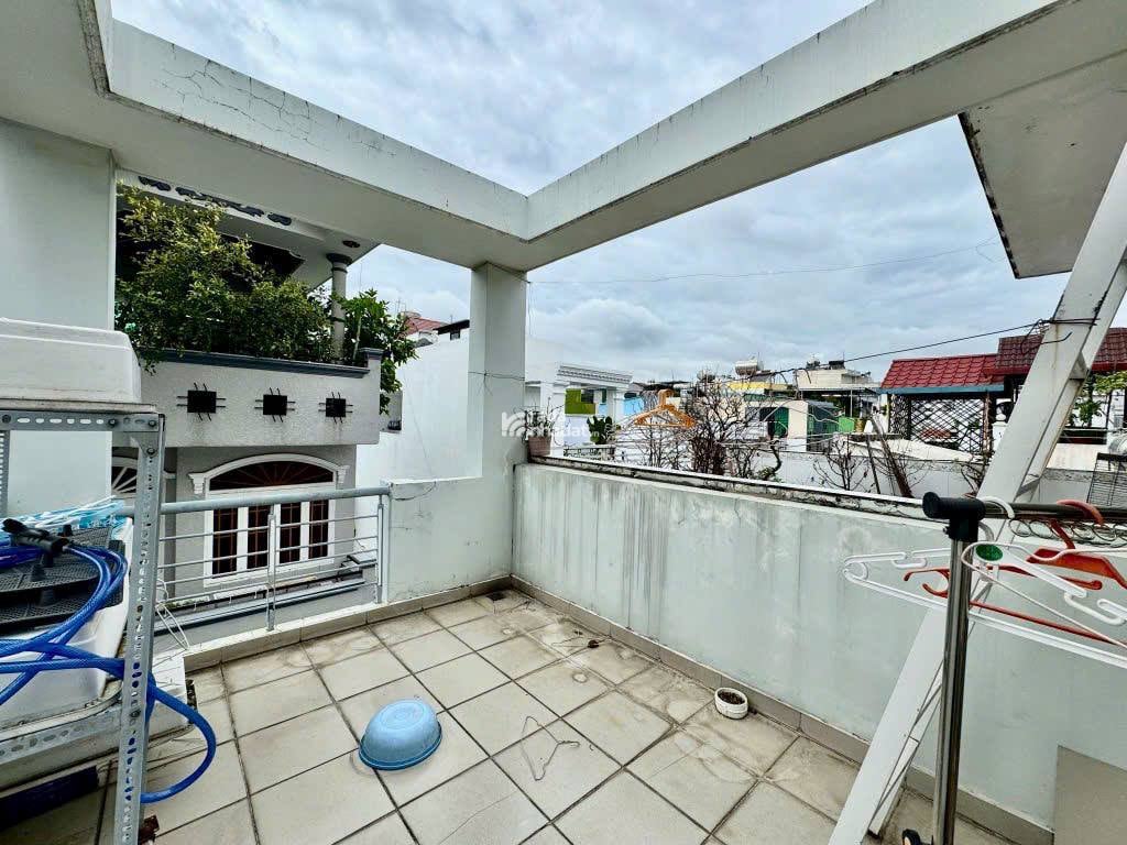 NGAY KHU VIP PHAN XÍCH LONG - HẺM HXH NHỰA HOA ĐÀO - 4TẦNG - 3PN - 8 TỶ