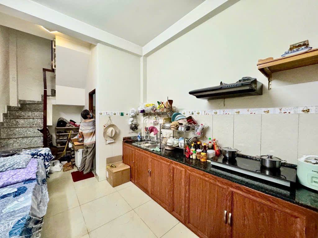 NGAY KHU VIP PHAN XÍCH LONG - HẺM HXH NHỰA HOA ĐÀO - 4TẦNG - 3PN - 8 TỶ
