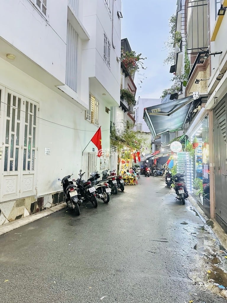 SÁT SÂN BAY, HẺM XE HƠI SÁT NHÀ, CÔ GIANG, PHÚ NHUẬN, 33M2 TIỆN XÂY. GIẢM 350TR CHỈ CÒN 4.5T TL 
