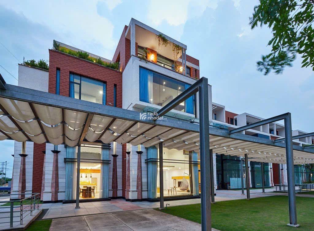 [NHÀ BÈ] SIÊU PHẨM LÔ GÓC 343M2 - HẦM THANG MÁY - 5 TẦNG DÒNG TIỀN 100TR/TH - CHỈ NHỈNH 40 TỶ 